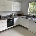 Charmante Villa A Istres