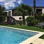 L'Escale Cote Bleue B&B And Spa