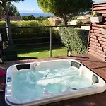 L'Escale Cote Bleue B&B And Spa