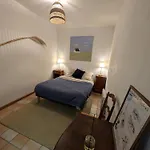 Maison Aigues-Mortaise Dans La Cite