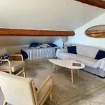 Bandol : Tres Bel Appartement Avec Grande Terrasse Et Vue Exceptionnelle Sur Mer