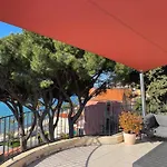 Bandol : Tres Bel Appartement Avec Grande Terrasse Et Vue Exceptionnelle Sur Mer