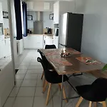 Appartement 100 Metres De La Mer