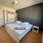 Logement 6 Couchages, 3 Chambres , Jardin , Parking , Fibre Wifi