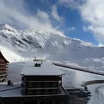 Modern Apartment In The Ski Village Arc 1600