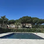 T2 Climatise Renove Avec Parking Et Piscine Pour 4 Pres De La Mer - Fr-1-607-205