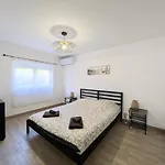Les Tulipes - T3 Renove Avec Parking, Terrasse Et Climatisation