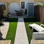 Appartement T2 Avec Son Rez De Jardin De 40 M2 5 Couchages 250M De La Plage Et 15Km De L'Arena