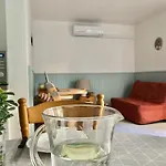 T2 Terrasse, Calme, Proche Mer Et Commodites