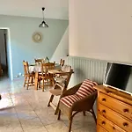 T2 Terrasse, Calme, Proche Mer Et Commodites