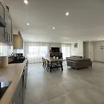 Sublime Villa Neuve Proche De La Plage