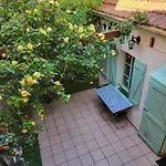 2P. Jardin Calme Centre-Ville