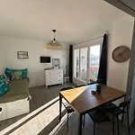 M T2 Climatise A100M De La Plage ,Des Bateaux ,Des Commerces, Une Terrasse Ensoleillee