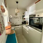 Appartement T3 A 150M De La Plage, Proche Centre, Avec Garage Et Loggia - Les Sables D'Olonne - Fr-1-92-562