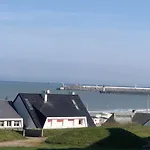 Le Bord De Mer