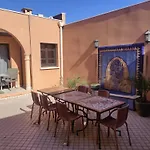 Chambre Ifrane, Riad 7 Au Village Naturiste Couple Only