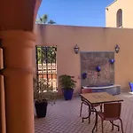 Chambre Merzouga, Riad 8 Au Village Naturiste Couple Only