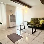 Cozy 1-Bedroom Apartment Near Vieux-Port