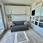 Studio Climatise Avec Grande Terrasse Et Parking Prive, Proche Plage Et Commerces - Fr-1-716-60
