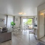 Apartment With Parking And Balcony Near The Beach