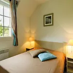 Cozy Holiday Home Near The Bay Of Douarnenez