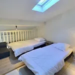 Petit Pavillon Pour 6 Personnes Dans Une Residence Avec Piscine