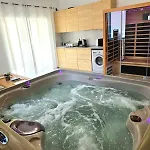 Love Room Jacuzzi Sauna Privatif Marseille