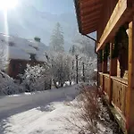 Chalet Altitude 1057