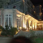 Le Chateau Du Pelave