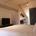 14 Broquedis Suites