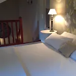 Le Fond De La Cour