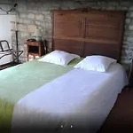 Hotel Restaurant Le Relais Fleuri De Tannay