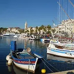 Les Colonnes
