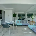 Villa, Port Nature