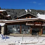 Le Roy Des Montagnes A La Ferme Des Ramus