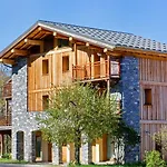 Luxury Chalet Near The Ski Slopes