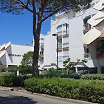 Apartment East Land