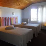 Two-Bedroom Apartment Les Chevreuils