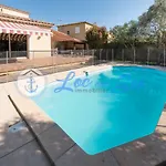 Maison Flamants Roses Avec Piscine