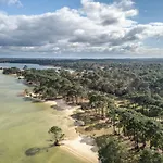 Appartement 4 Couchages Dans Residence Avec Piscine Entre Golf Et Lac De Biscarrosse