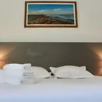 Logis Hotel Le Rond Point