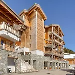 Les Portes Du Grand Massif