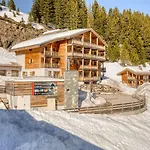 Les Portes Du Grand Massif