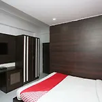 Oyo 15715 Royal Ar Residency