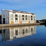 Port Rive Gauche Pavois