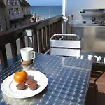 Un Balcon Sur La Mer