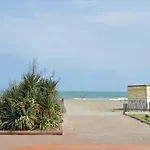 Studio Lovely Sea