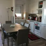 Appartement, Vue Mer A 150M De La Plage