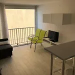 Apartment 22, Le Capitaine