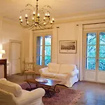 Appartements De L'Hotel De Girard